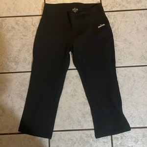 NWO tags women’s Spaulding work out capris